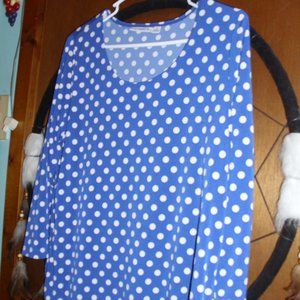 size m,susan graver blouse blue white dotted